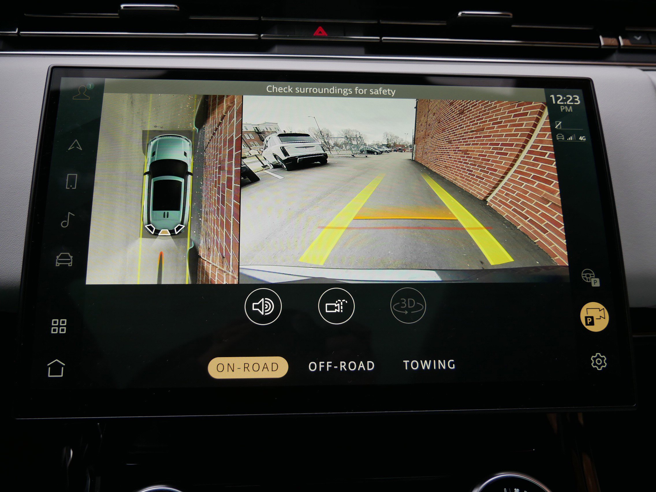 Used 2023 Land Rover Range Rover Sport SE image 18