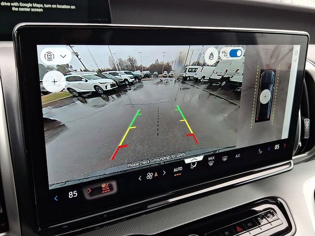 Used 2025 Ford Expedition Active image 14