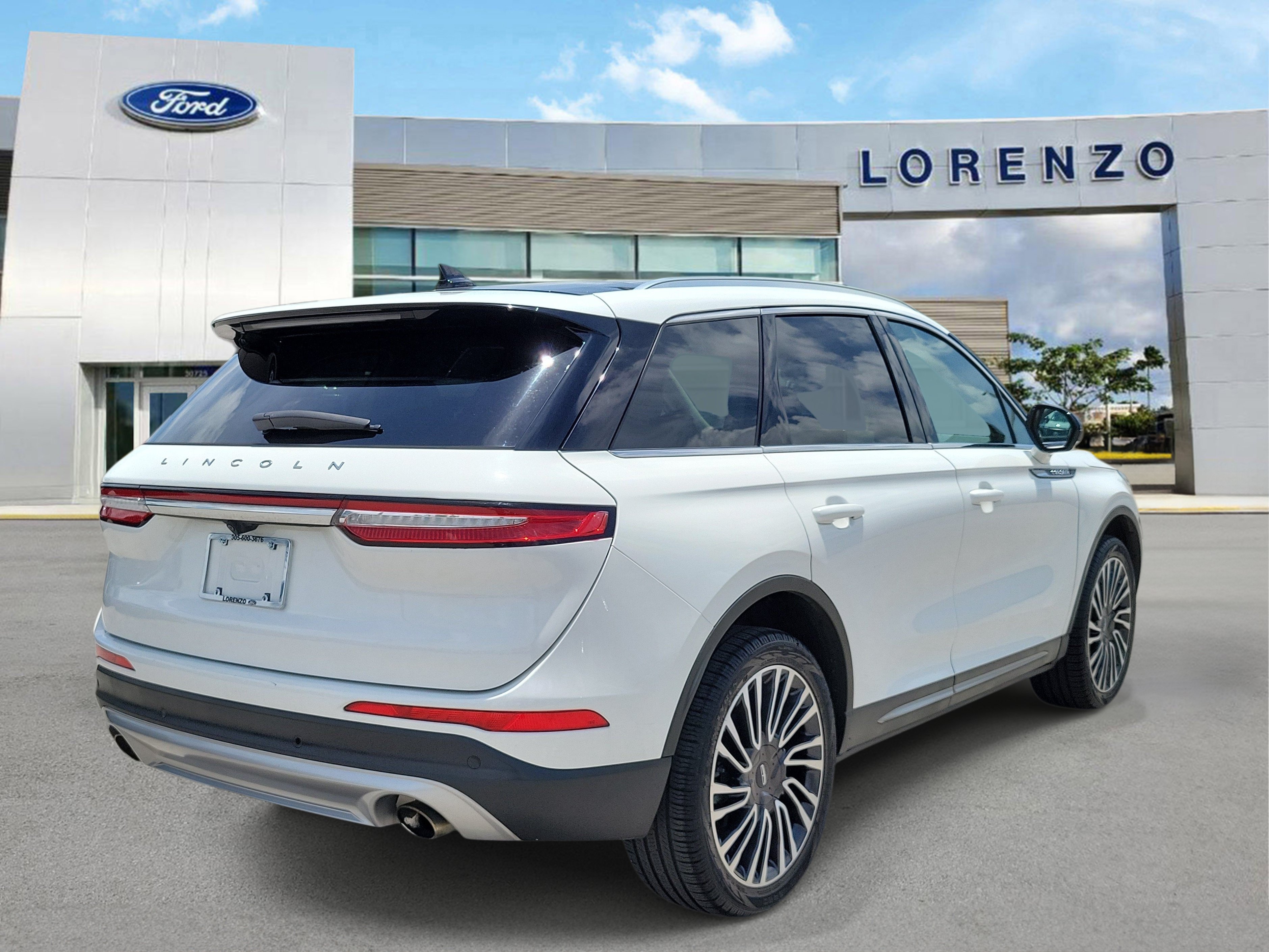 Used 2021 Lincoln Corsair Reserve w/ Elements Package AWD/4WD image 5