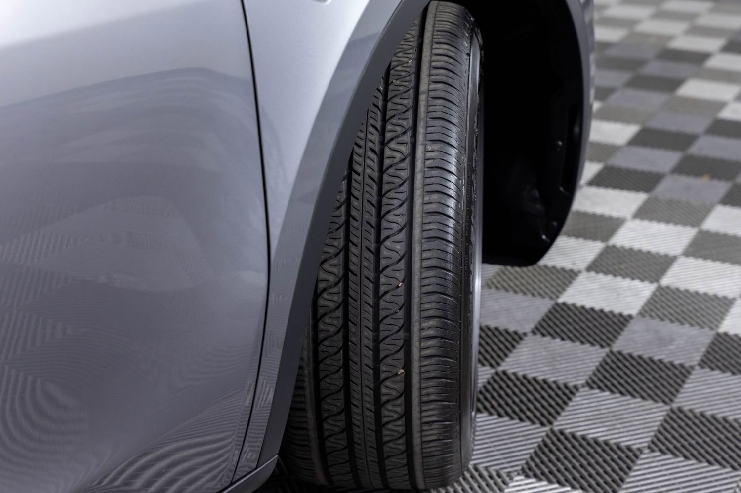 Used 2025 Tesla Model Y Long Range RWD image 35