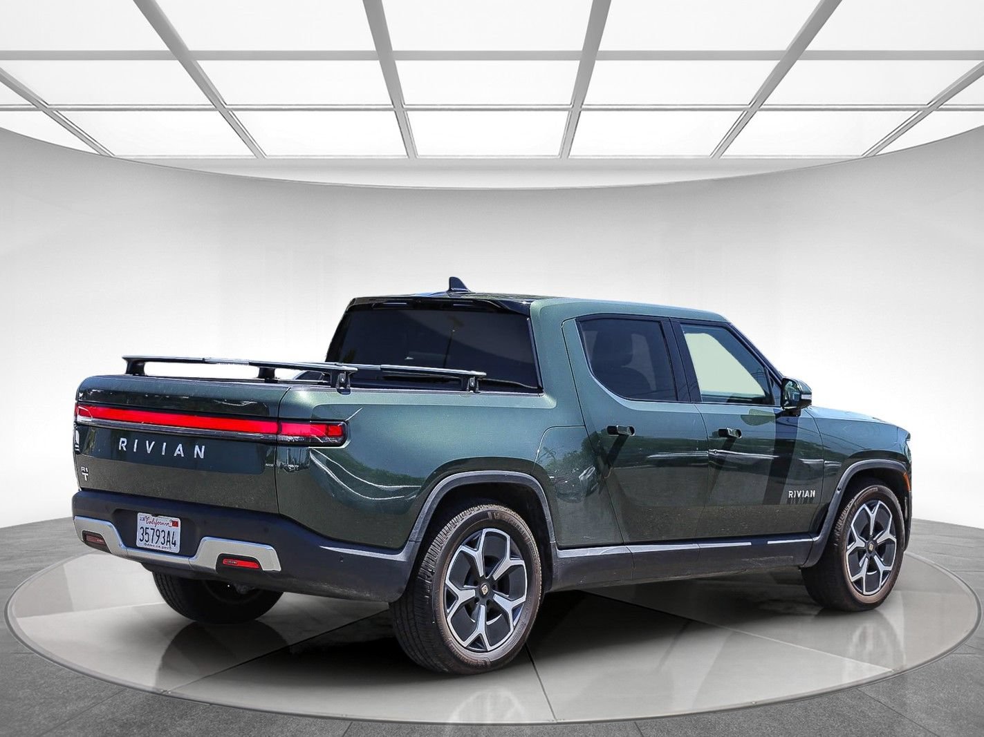 Used 2023 Rivian R1T Adventure AWD/4WD image 3
