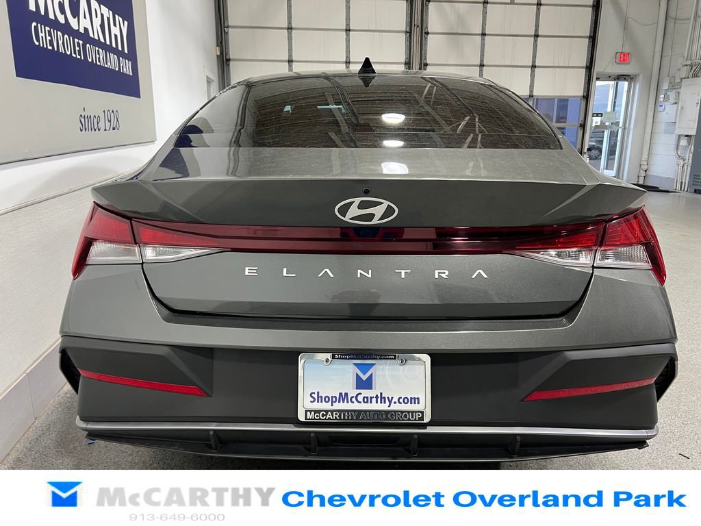 Used 2024 Hyundai Elantra SEL FWD image 6