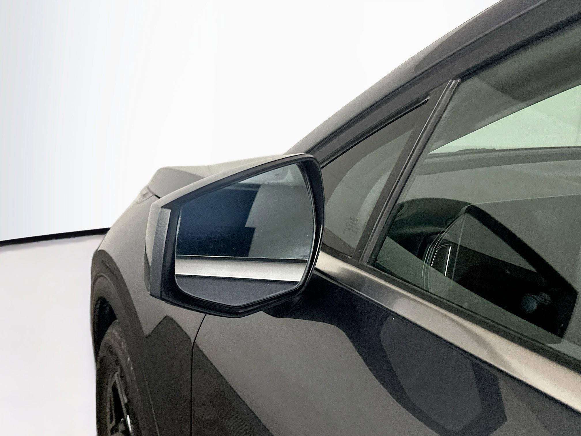 Used 2025 Kia Sportage LX image 16