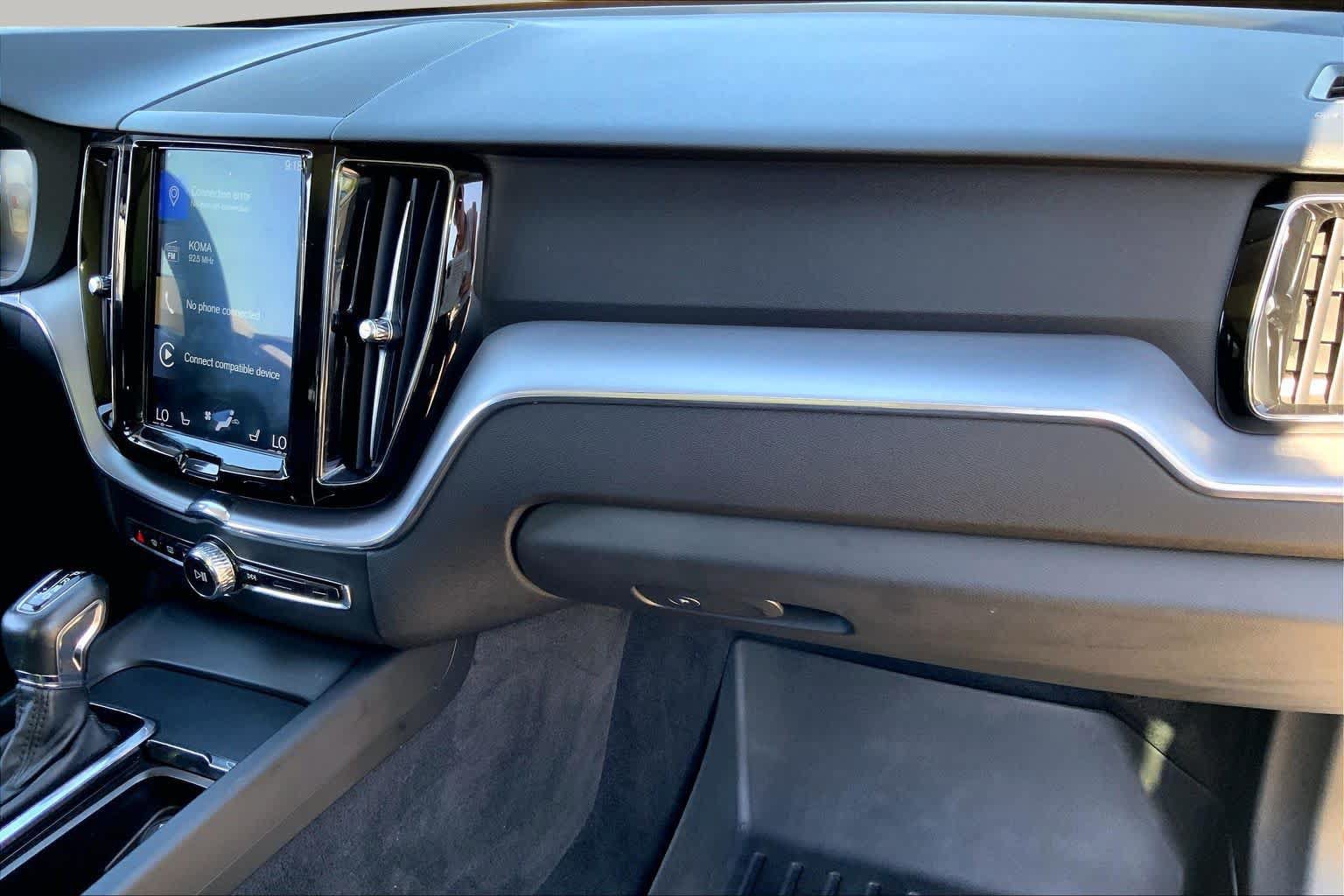 Used 2020 Volvo XC60 T5 Momentum AWD/4WD image 18