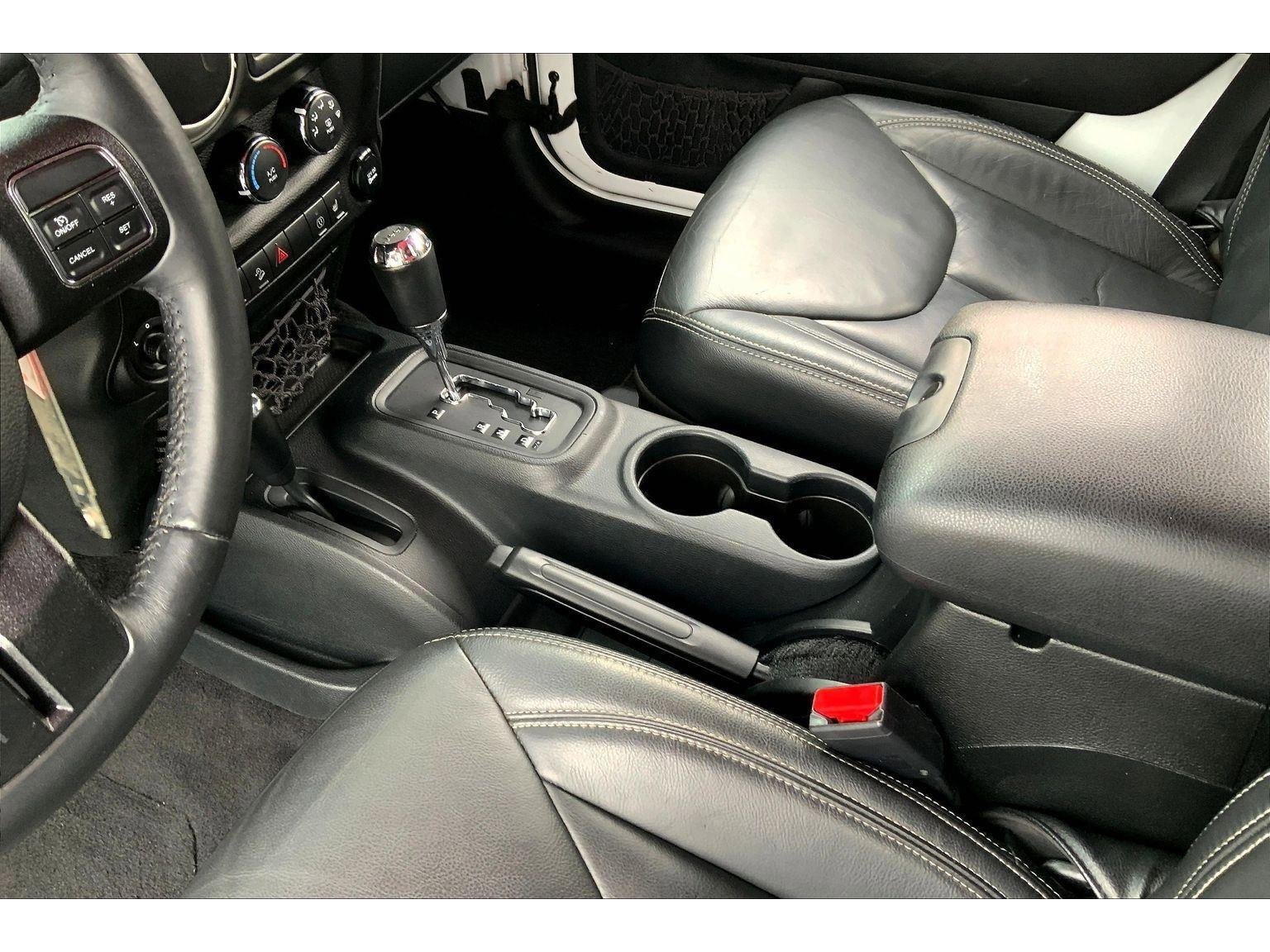 Used 2016 Jeep Wrangler Unlimited Sahara w/ Dual Top Group image 14