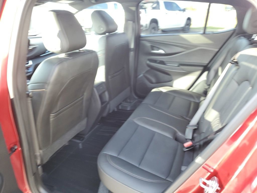 Used 2025 Buick Envista Avenir image 26