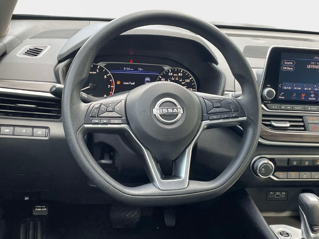 Used 2025 Nissan Altima 2.5 SV FWD image 17