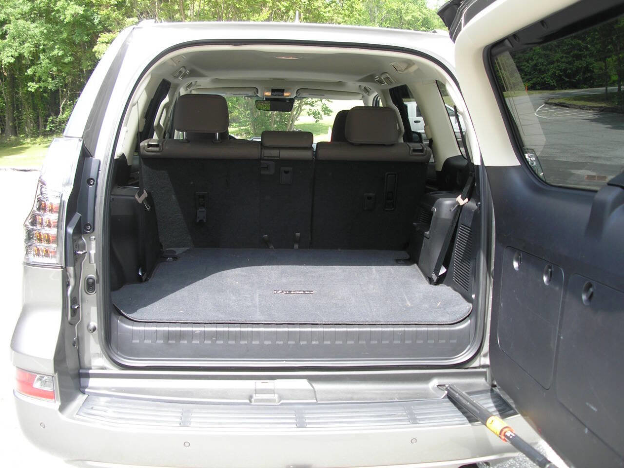 Used 2021 Lexus GX 460 Luxury w/ Accessory Package image 6