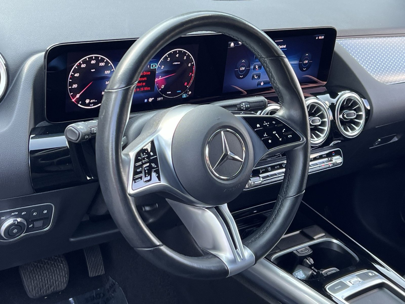 Used 2025 Mercedes-Benz GLA 250 4MATIC image 21