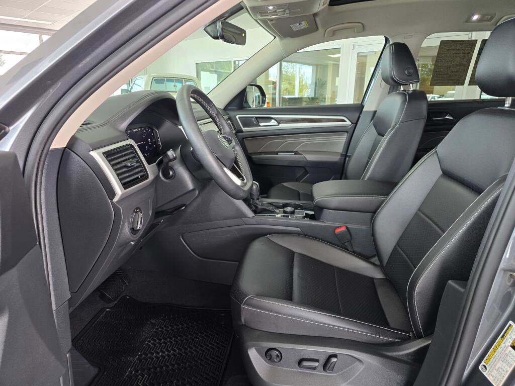 Used 2023 Volkswagen Atlas SE w/ Panoramic Sunroof Package AWD/4WD image 21