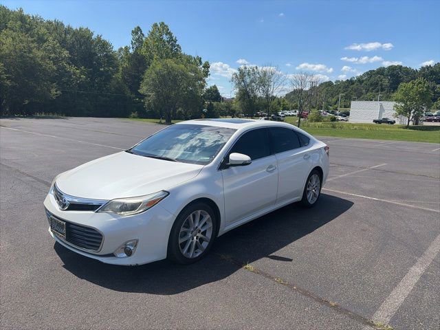 Used 2015 Toyota Avalon Limited FWD image 1