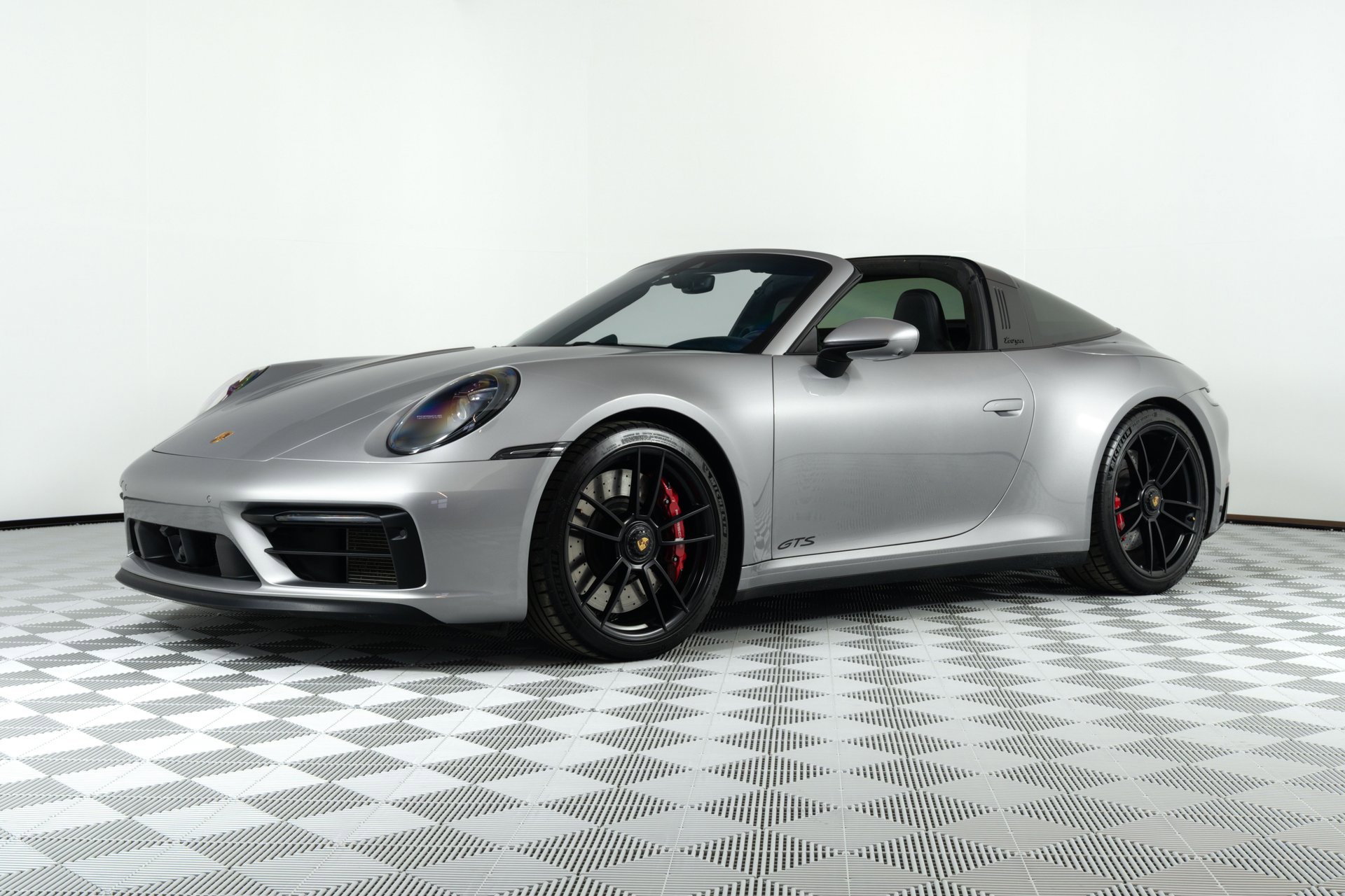 Used 2024 Porsche 911 Targa 4 GTS image 3