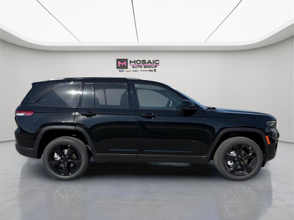 New 2025 Jeep Grand Cherokee Limited w/ Luxury Tech Group II image 8