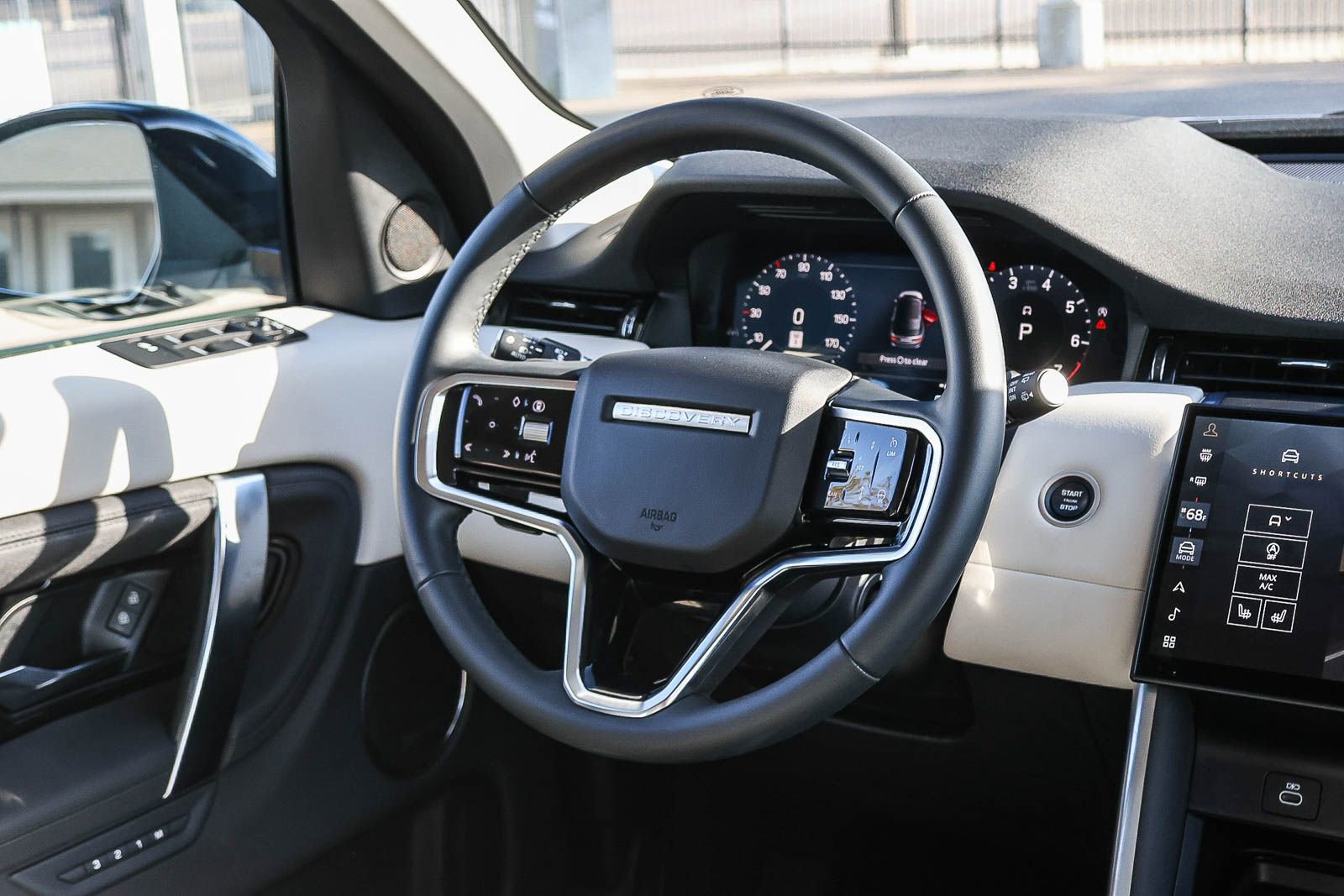 Used 2025 Land Rover Discovery Sport S image 26