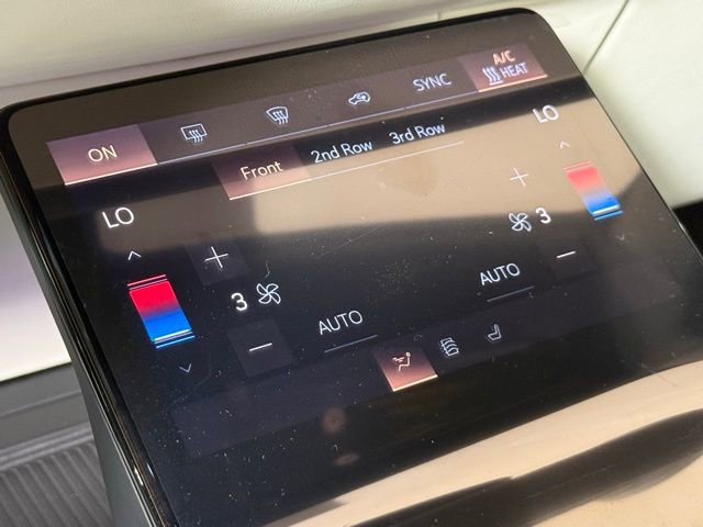 New 2026 Cadillac Vistiq Sport image 19