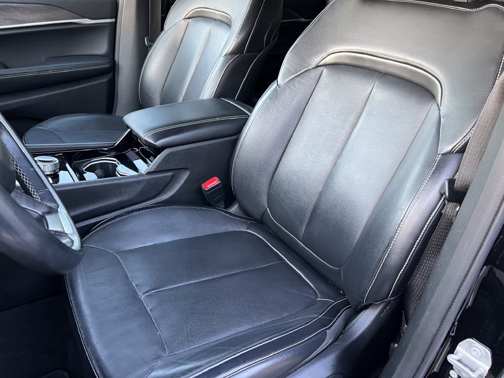 Used 2021 Jeep Grand Cherokee L Limited AWD/4WD image 11