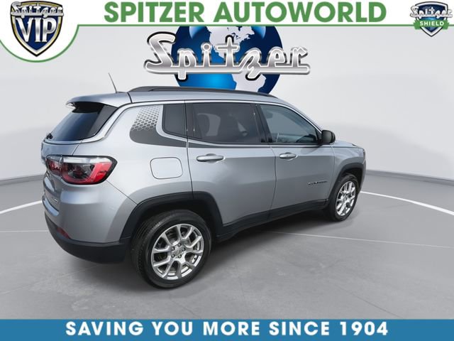 Used 2022 Jeep Compass Latitude w/ Sun and Sound Group AWD/4WD image 9