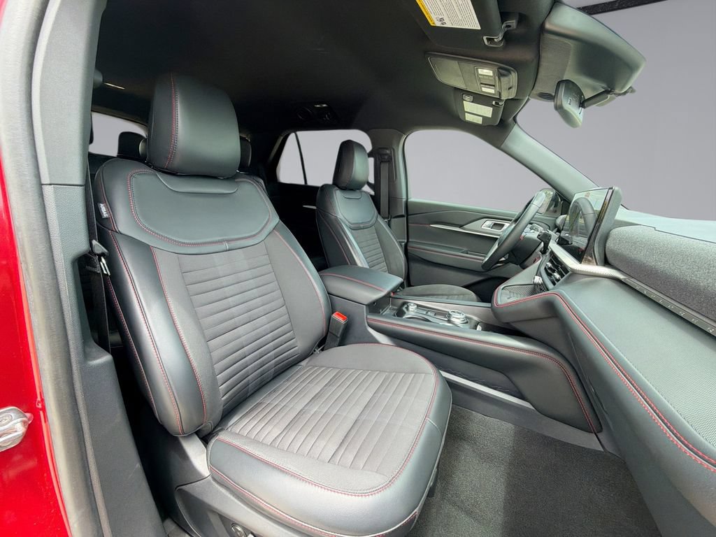 Used 2025 Ford Explorer ST-Line w/ Premium Package RWD image 16