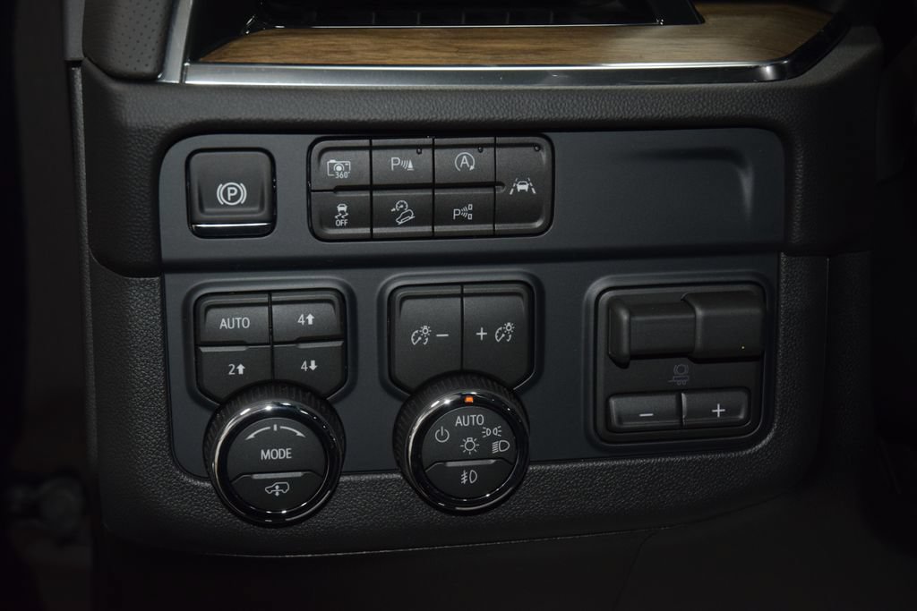 New 2026 Chevrolet Suburban High Country AWD/4WD image 35