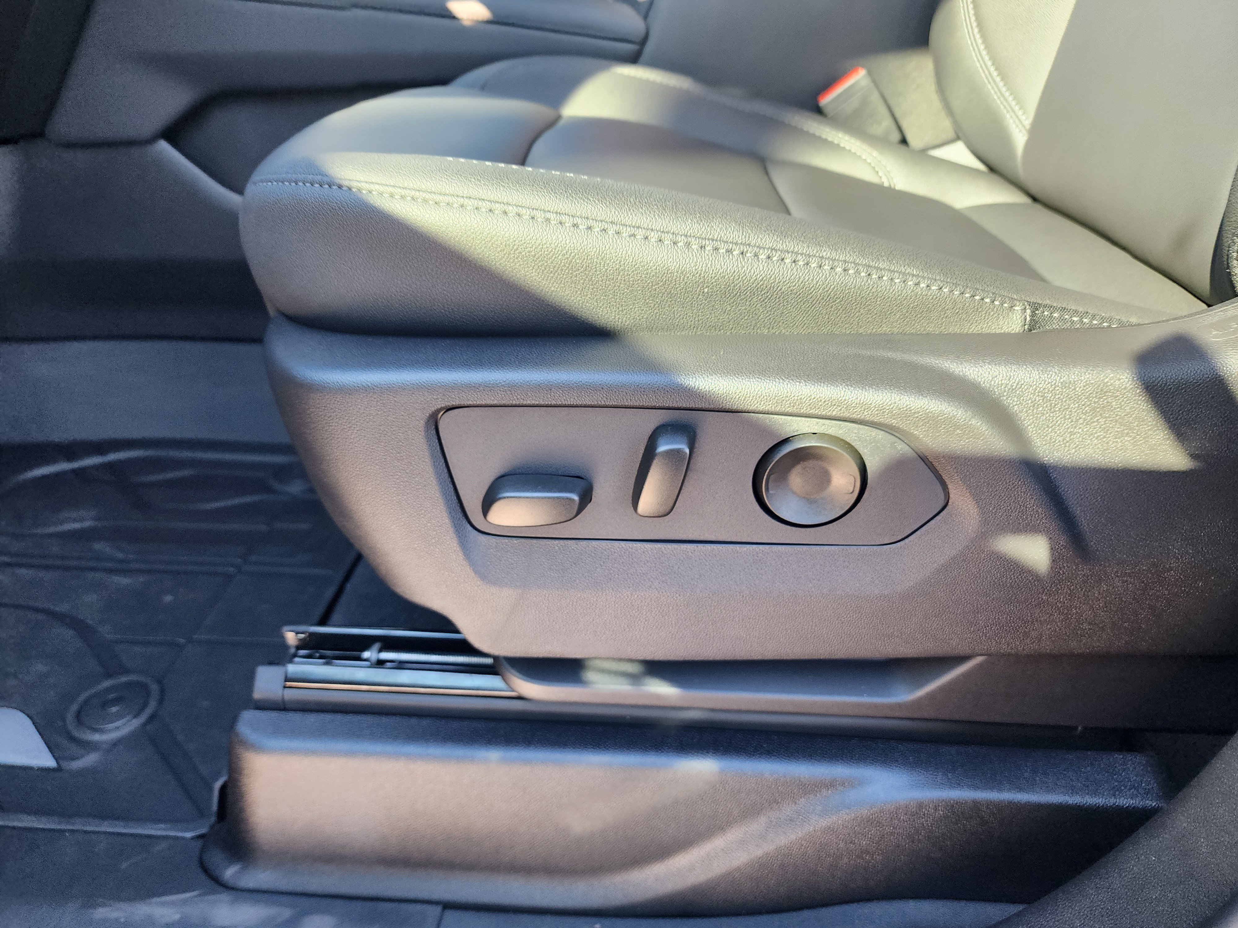 New 2026 Chevrolet Suburban Z71 w/ Comfort Package image 26