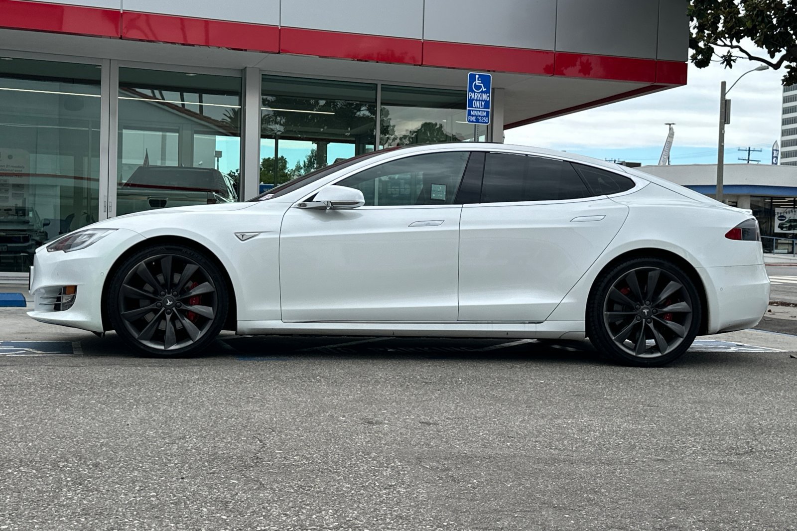 Used 2016 Tesla Model S 75D AWD/4WD image 7