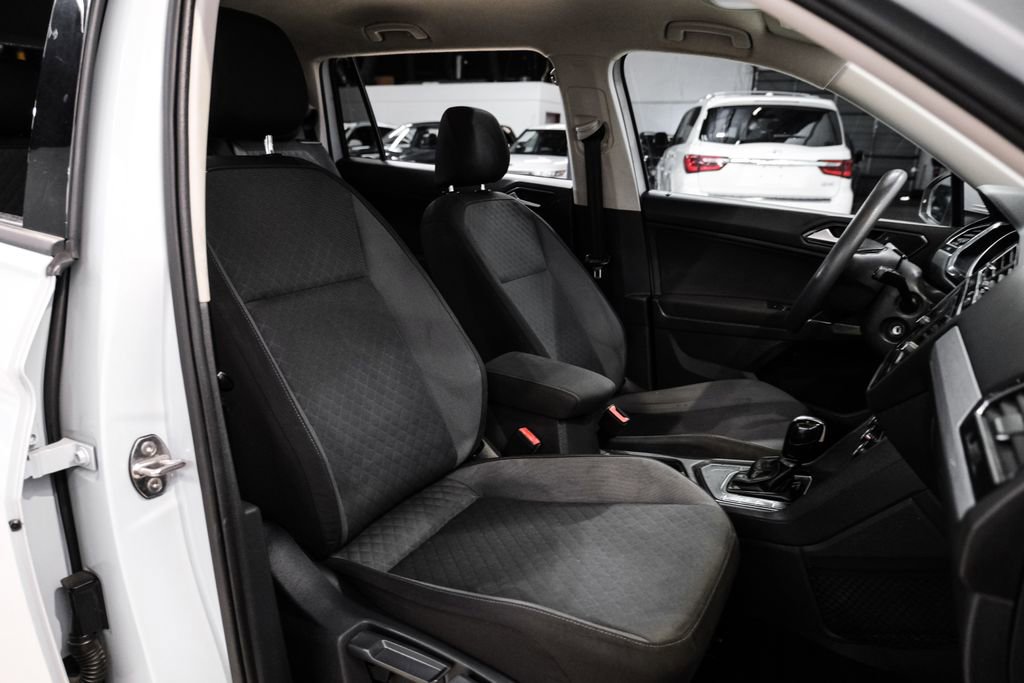 Used 2018 Volkswagen Tiguan S image 28