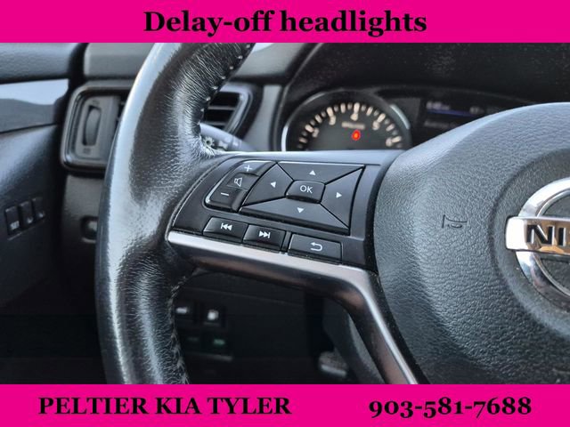 Used 2018 Nissan Rogue SV w/ Sun & Sound Touring Package image 30