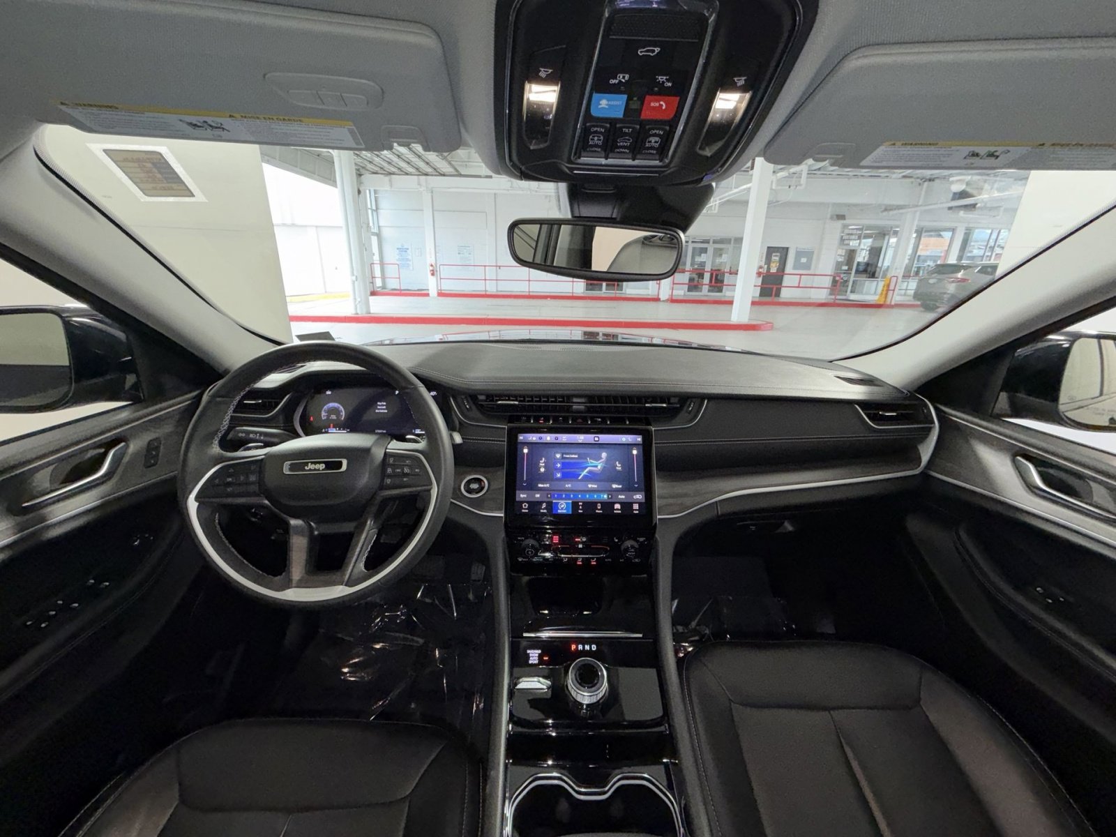 Used 2023 Jeep Grand Cherokee Limited image 23