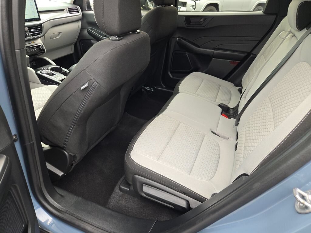 Used 2023 Ford Escape Active w/ Tech Pack #1 AWD/4WD image 26