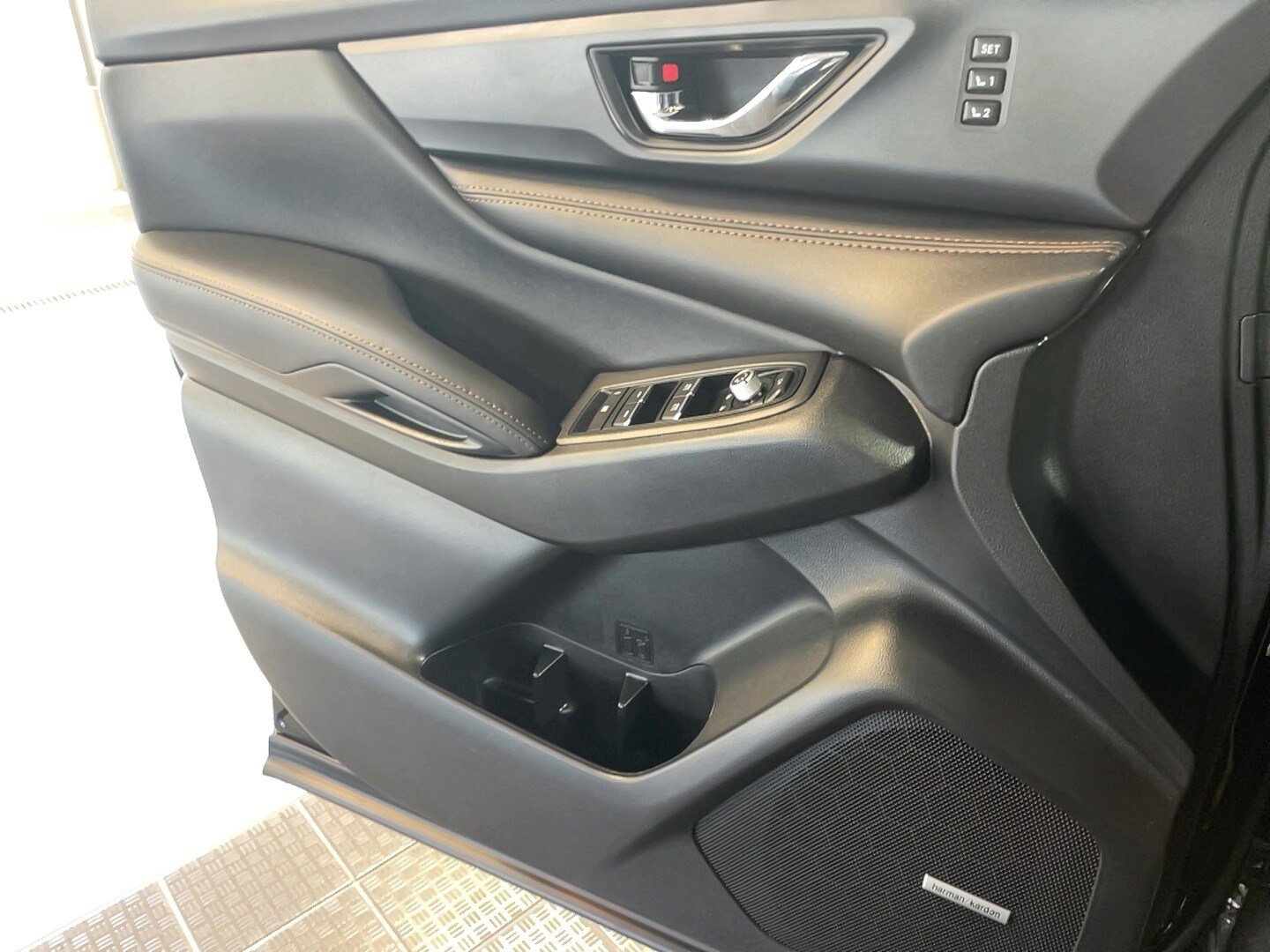 Used 2025 Subaru Ascent Bronze Edition image 13