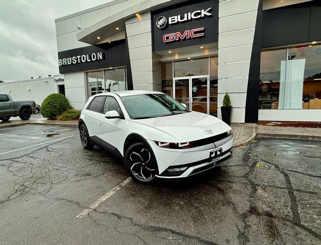 Used 2024 Hyundai Ioniq 5 SE image 1