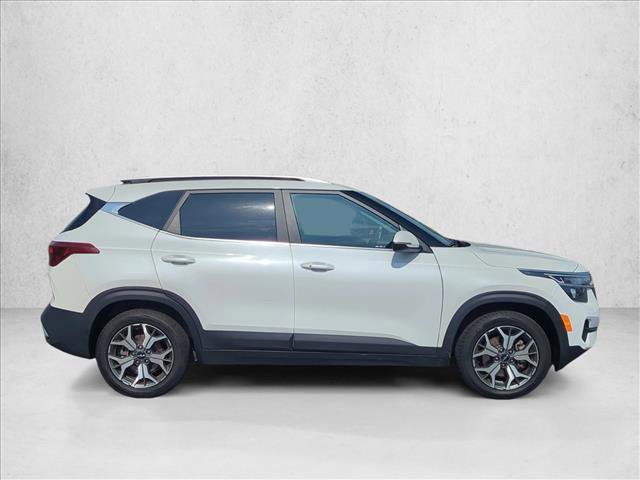 Used 2022 Kia Seltos EX image 4