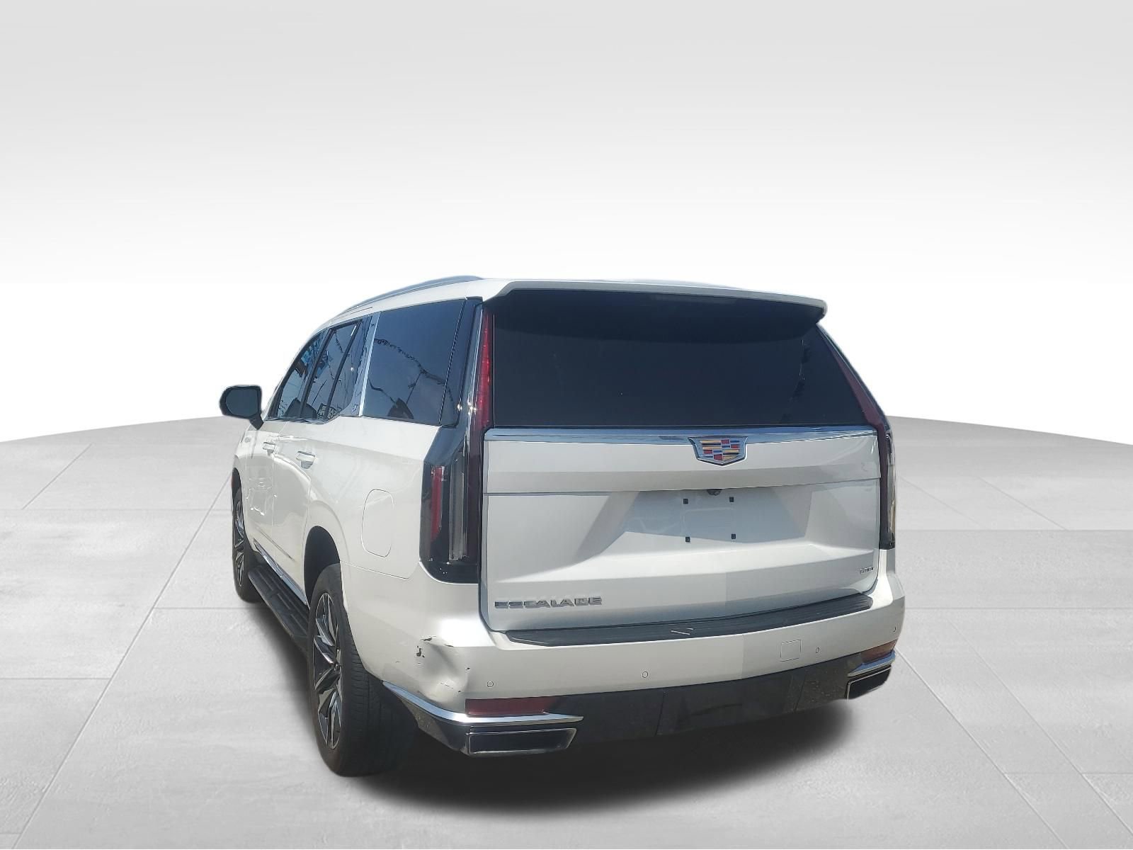 Used 2024 Cadillac Escalade Luxury RWD image 7