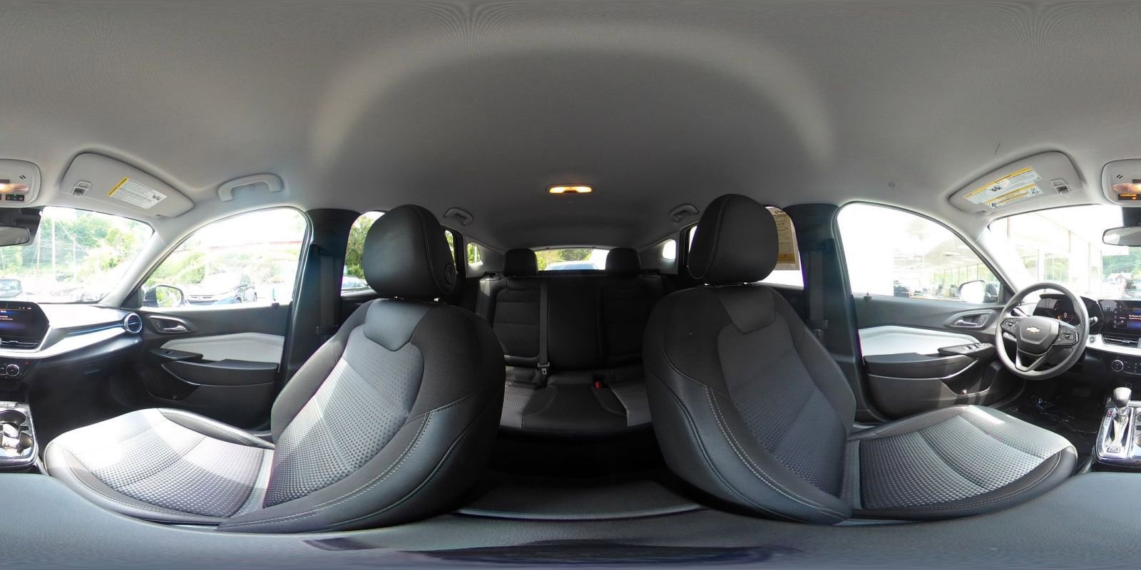 Used 2025 Chevrolet Trax LT FWD image 42