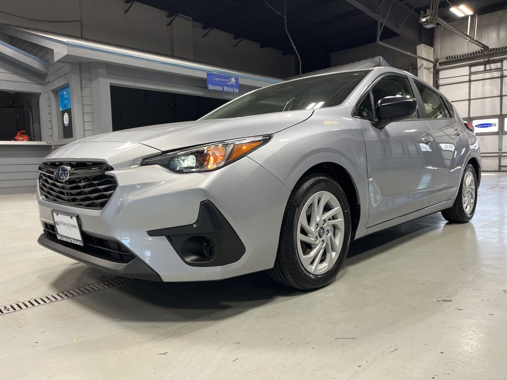 Certified 2025 Subaru Impreza 2.0i image 4