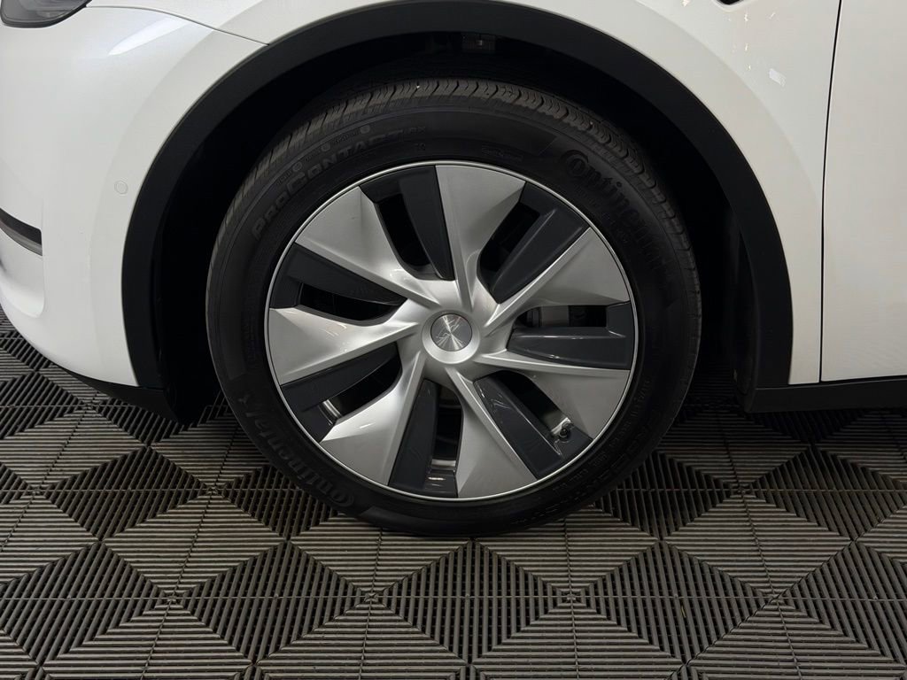 Used 2021 Tesla Model Y Long Range AWD/4WD image 10