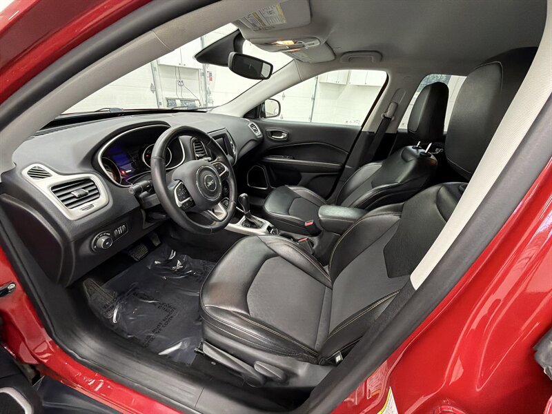Used 2019 Jeep Compass Latitude w/ Cold Weather Group FWD image 10