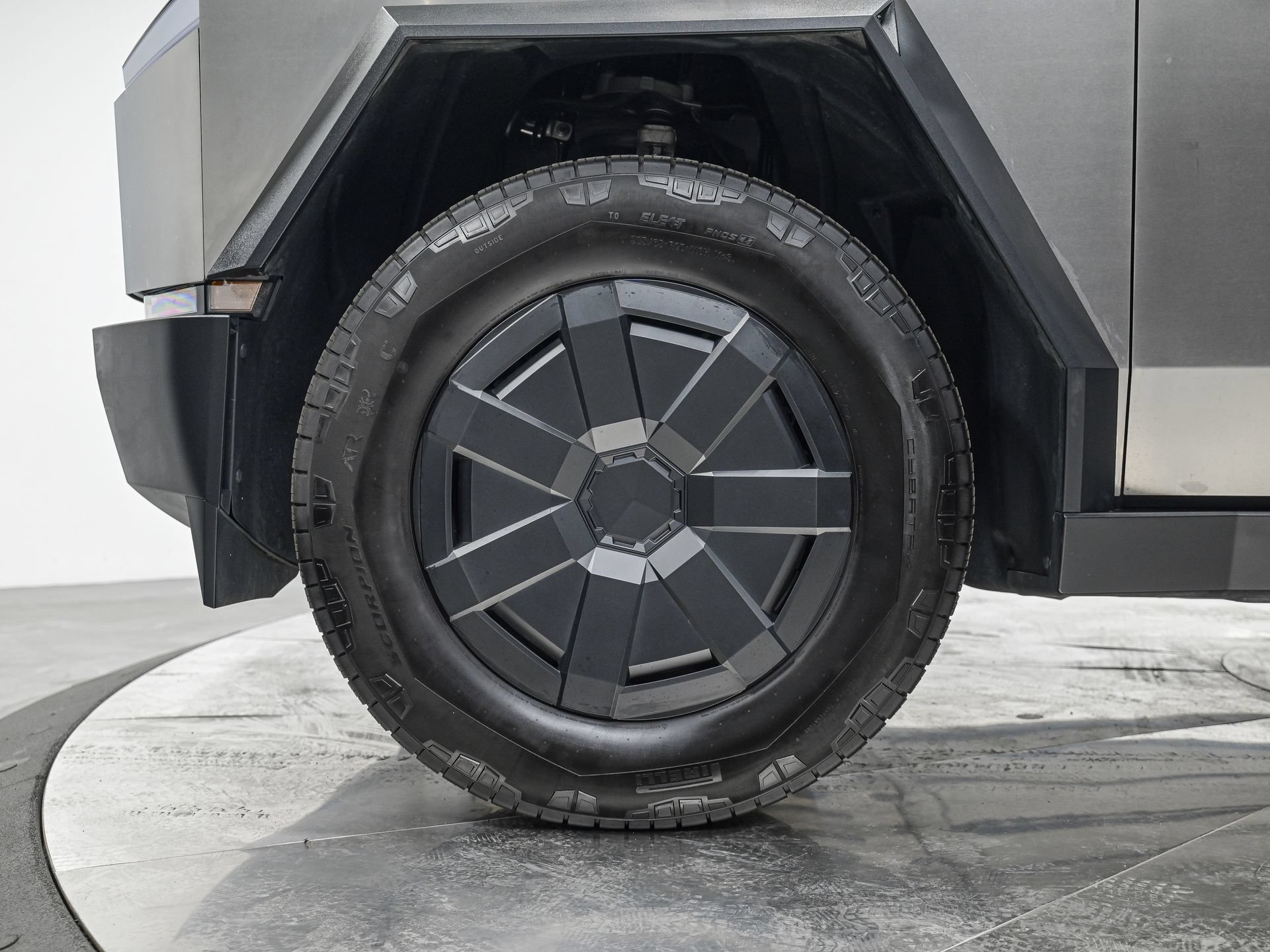 Used 2025 Tesla Cybertruck AWD Crew Cab image 3