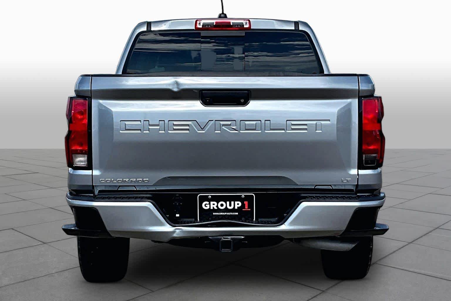 Used 2024 Chevrolet Colorado LT w/ LT Convenience Package II RWD image 5