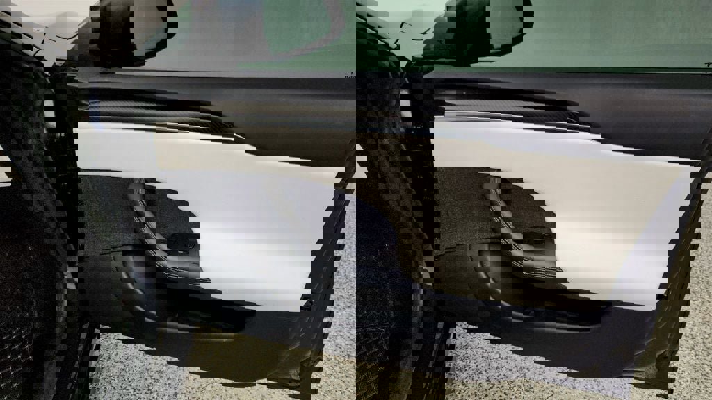 Used 2021 Tesla Model S Plaid image 31