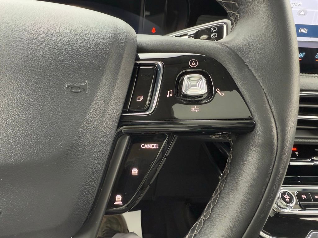 Used 2024 Lincoln Corsair AWD w/ Equipment Group 101A image 18
