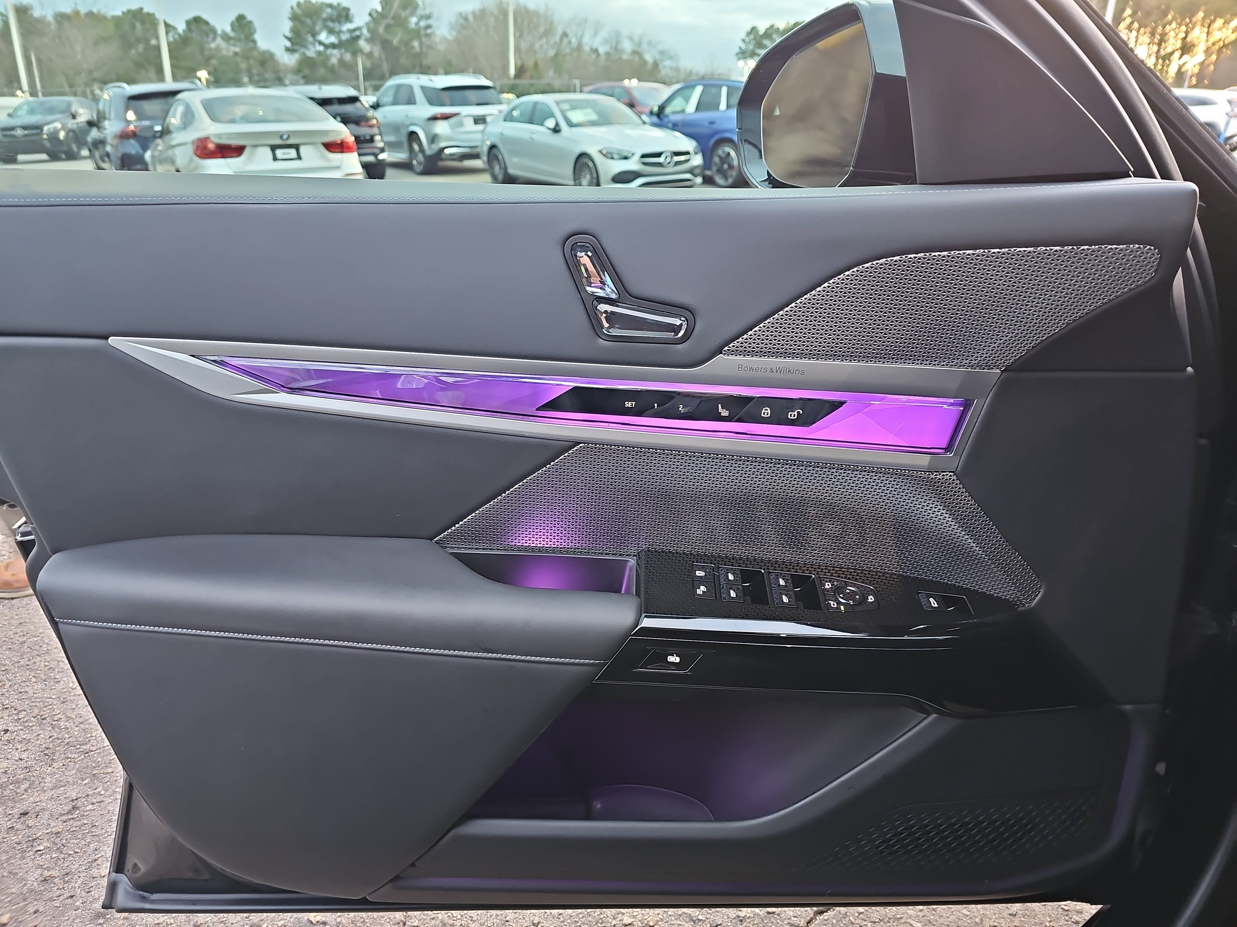 Certified 2023 BMW 740i w/ Executive Package image 29