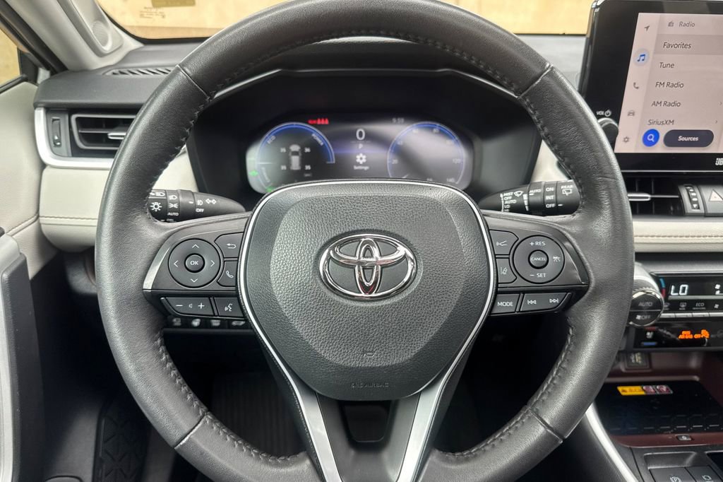 Used 2023 Toyota RAV4 Limited image 23