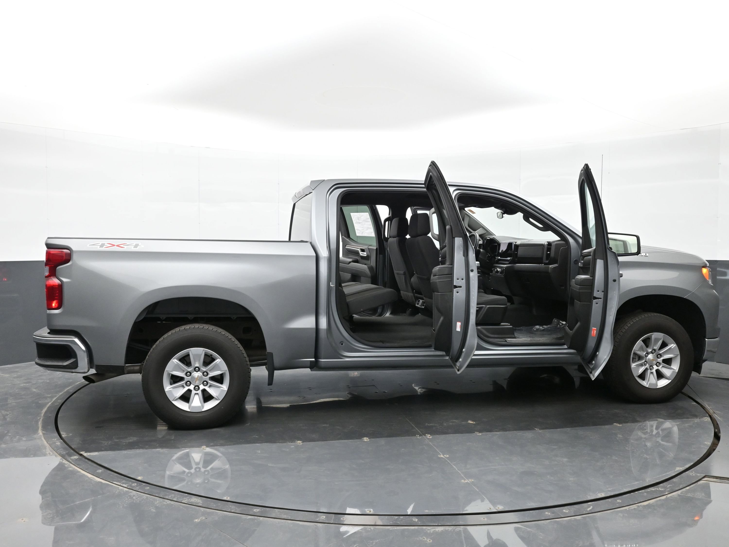 Used 2025 Chevrolet Silverado 1500 LT image 47