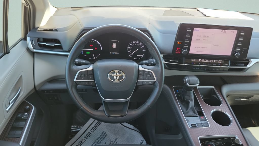 Certified 2021 Toyota Sienna XLE FWD image 14