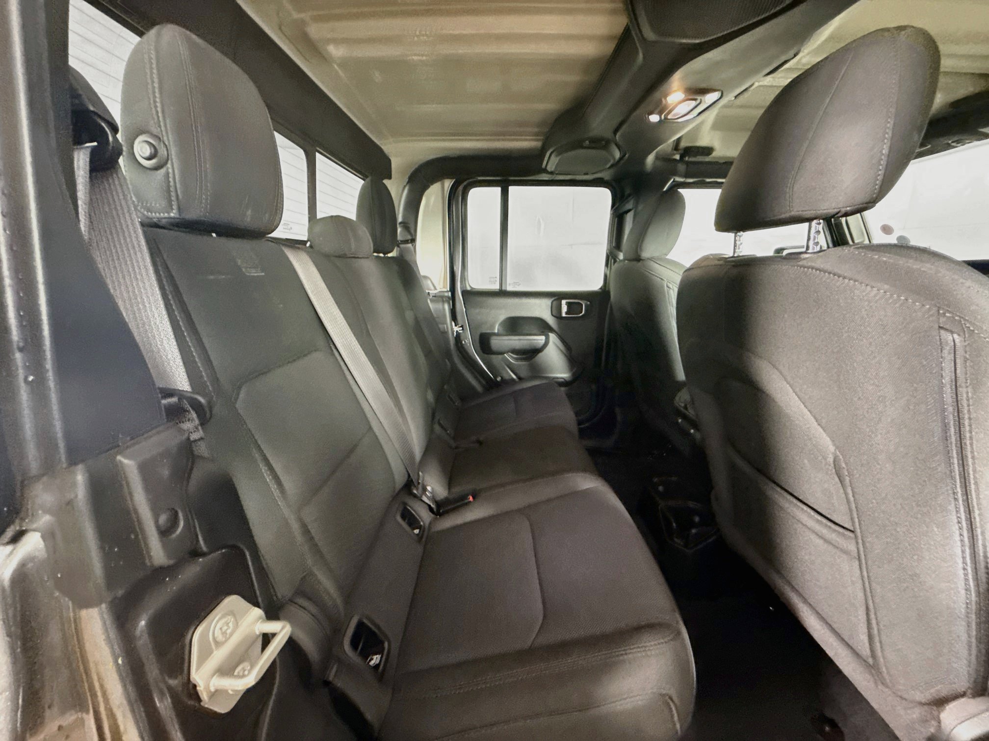 Used 2023 Jeep Gladiator Sport AWD/4WD image 32