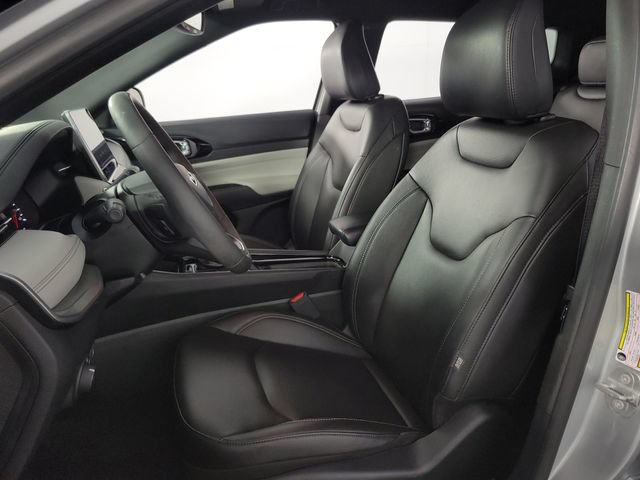 Used 2025 Jeep Compass Limited AWD/4WD image 14