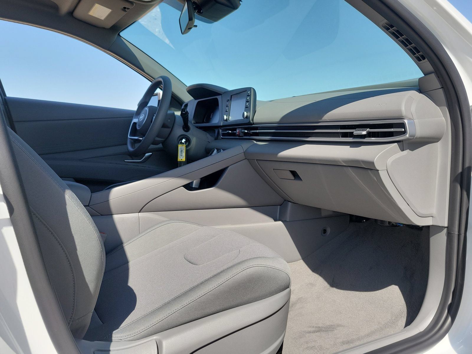 New 2026 Hyundai Elantra SE FWD image 16