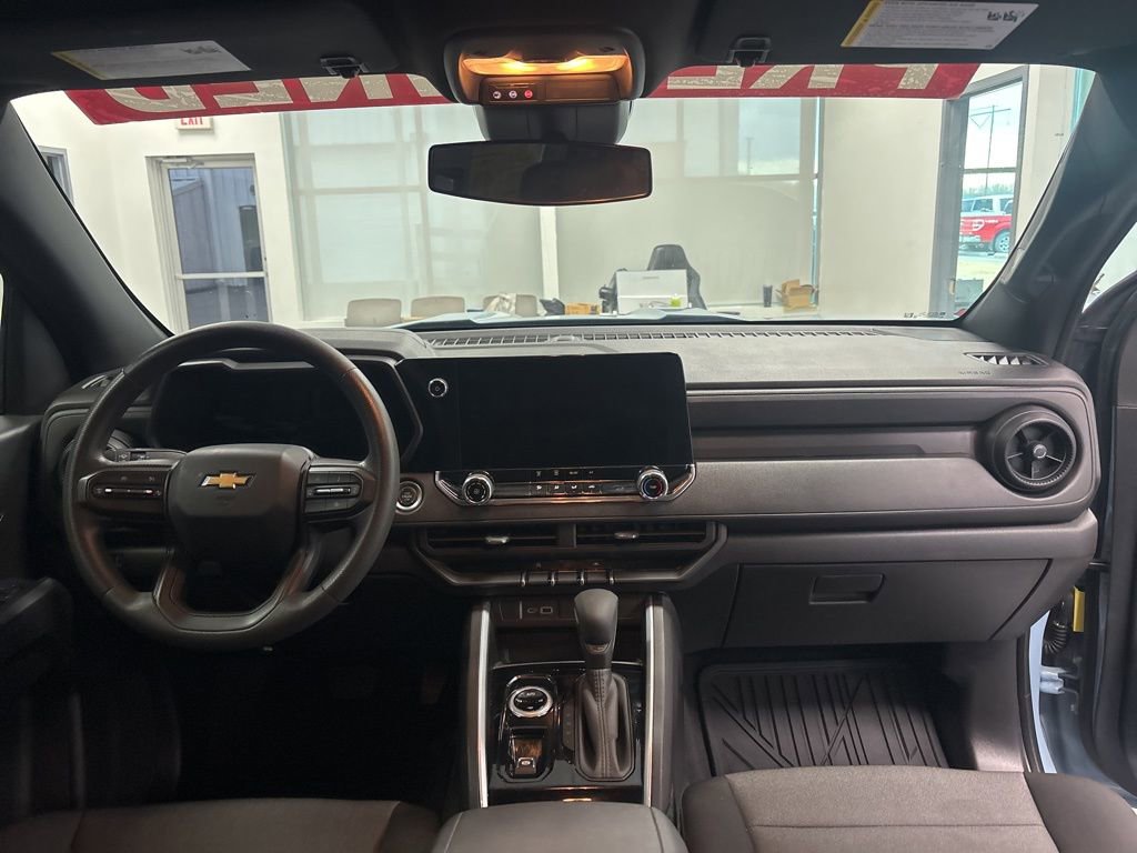 Used 2025 Chevrolet Colorado W/T w/ Advanced Trailering Package image 10