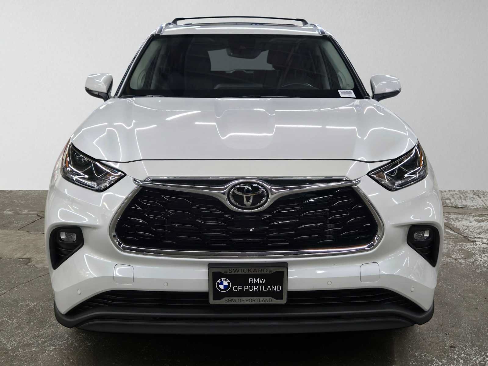 Used 2022 Toyota Highlander Limited AWD/4WD image 8